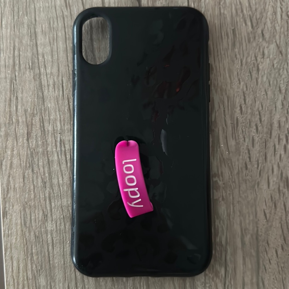 Loopy xr case midnight leopard with pink loop